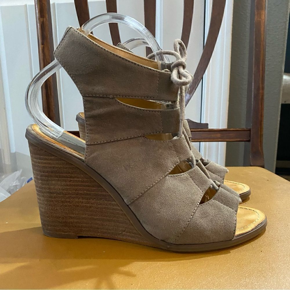Melrose and Market Calista Fab Wedge Sandal Taupe Lace-up